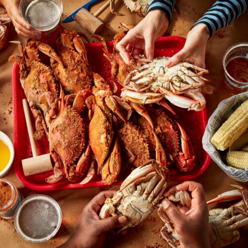 How to pick a crab in Baltimore, Maryland.